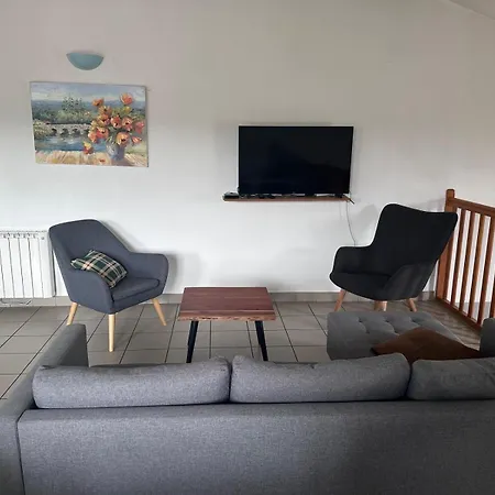 Maison Des Arts Feriehus *